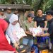 Pj Bupati PPU Tinjau dan Serahkan Bantuan Untuk Korban Banjir di Desa Gunung Mulia