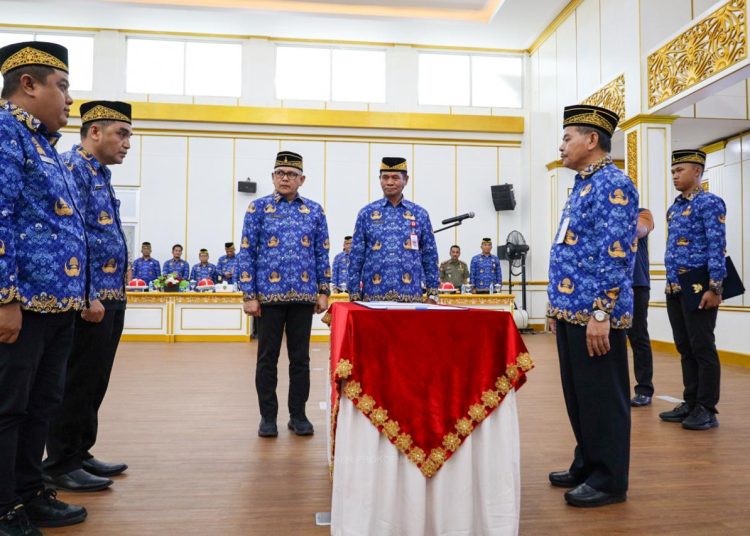Sekda PPU Kukuhkan 18 Pejabat Administrator dan Pengawas