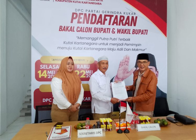 Siap Bertarung di Pilkada Kukar, M Alif Turiadi Kembalikan Berkas Pencalonan ke DPC Gerindra