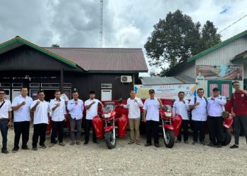 Kota Bangun Darat Distribusikan 10 Armada Pengangkut Sampah
