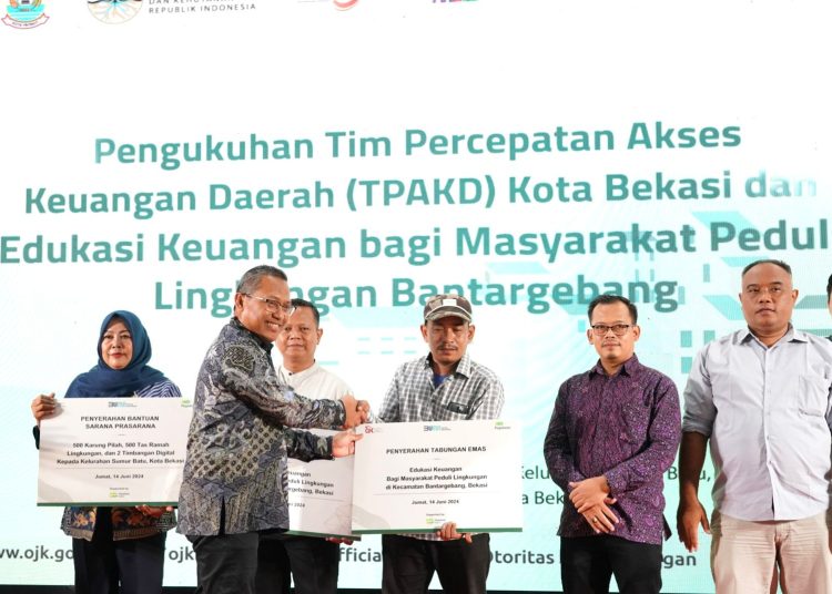 Pegadaian Ajak Masyarakat Bantar Gebang Memilah Sampah Menabung Emas