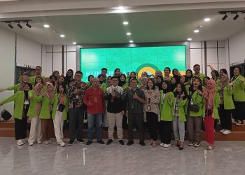 Gali Ilmu Lembaga Keuangan Nonbank, Mahasiswa Polnes Serbu Pegadaian Kalimantan