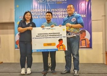 Peduli Penyandang Disabilitas, WOM Finance Bagikan 100 Alat Pendengaran