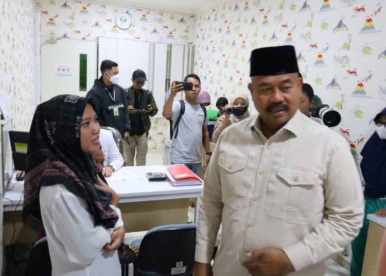 Bentuk Komitmen Pencegahan ! Edi Damansyah Tinjau Langsung Lima Balita Stunting di RSUD AM Parikesit