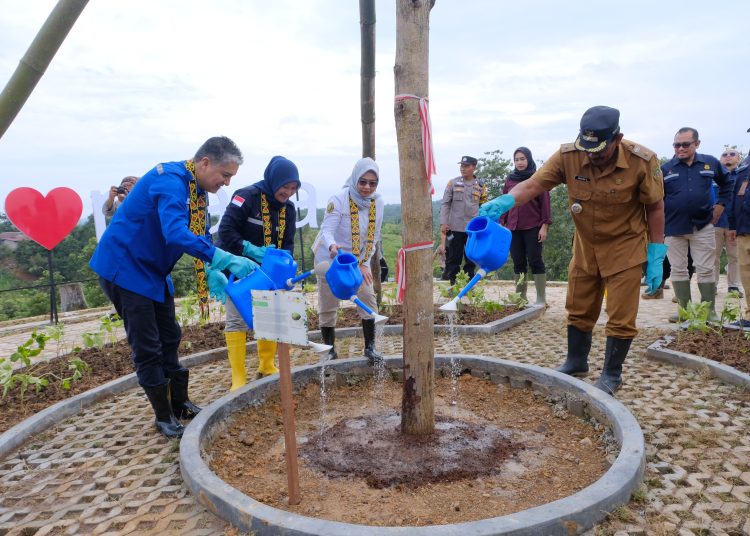 Industri Hulu Migas dan OIKN Resmikan Pembangunan Ruang Hijau Taman Buah Puspantara di IKN