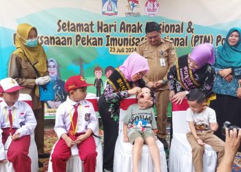 Peringati PIN, Rahmad Mas’ud Ajak Orangtua Sukseskan Imunisasi Polio