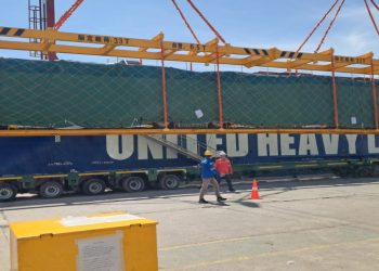 Kereta Tanpa Rel untuk IKN Tiba di Pelabuhan Semayang