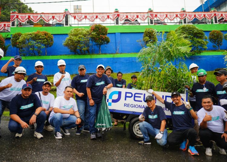 Pelindo Balikpapan Rayakan HUT RI dengan Tanam 100 Bibit Pohon