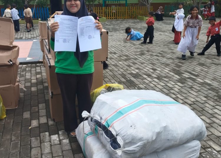 Pembagian Seragam Gratis Mulai Didistribusikan di PPU