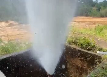 Bukan Pipa Bocor ! PTMB Lakukan Pembersihan Katup Udara di KM 12