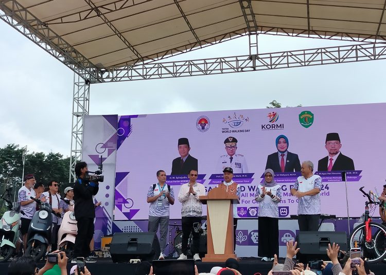Ribuan Warga Meriahkan World Walking Day 2024 di Balikpapan