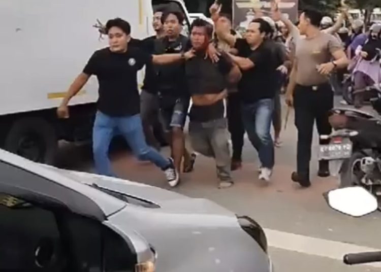Pelaku Curanmor Tabrak Lari Diamuk Masa, Bocah 4 Tahun Tewas Terseret 600 Meter