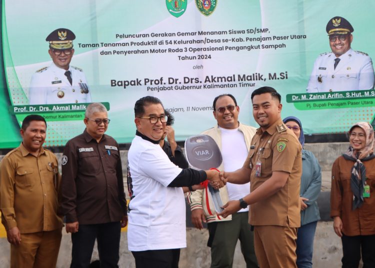 PPU Terima Bibit Tanaman Produktif dan Kendaraan Sampah