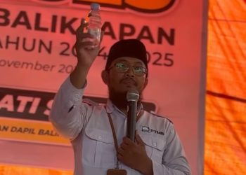 Perwakilan PTMB memberikan pemaparan dalam reses yang digelar oleh anggota DPRD Kota Balikpapan, Muliati, pada Rabu, 13 November 2024