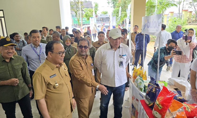 Tingkatkan Daya Beli Masyarakat di Tengah Fluktuasi Harga Pangan Lewat Pasar Murah dan Program Penukaran Gas LPG