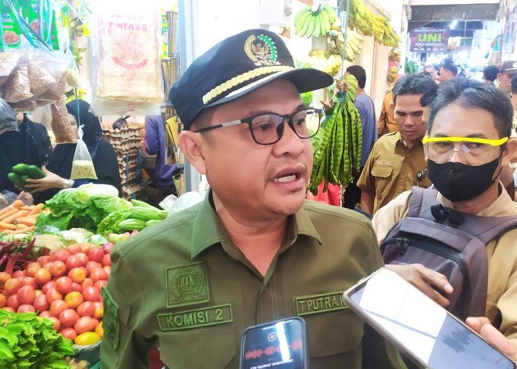 Sidak Pasar Klandasan ! Taufiq : Fokus pada Pemeliharaan dan Penataan Pasar Jelang Ramadan