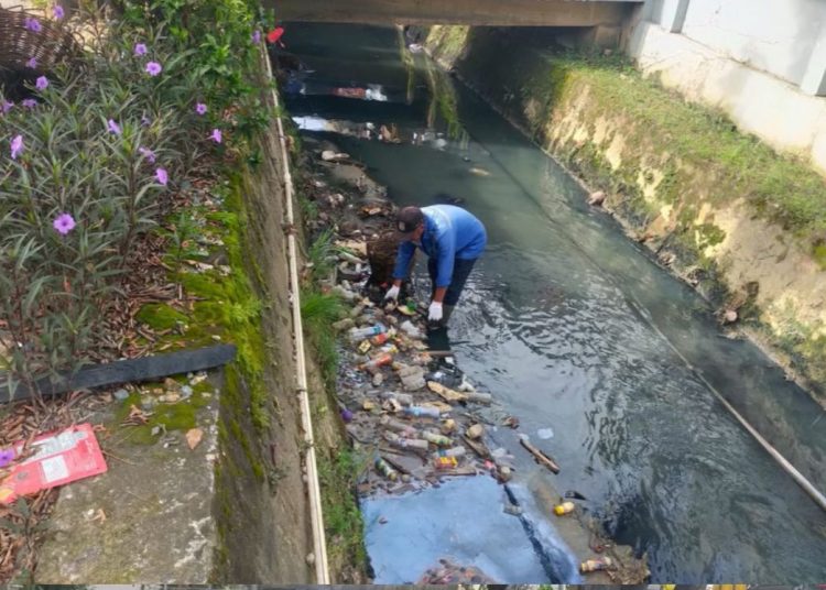 DPU Balikpapan Gencarkan Pembersihan Drainase untuk Cegah Banjir