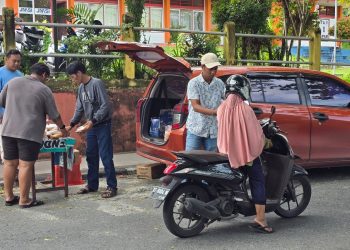 Indahnya Berbagi ! JMSI Balikpapan – Kukar Bagikan Ratusan Paket Takjil di Bulan Ramadan