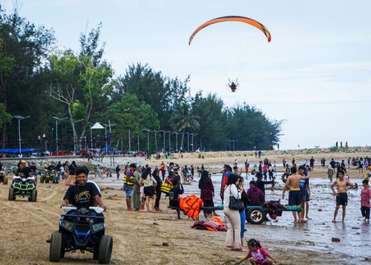 Libur Lebaran, PAD Pantai Manggar Melejit Tembus Rp795 Juta