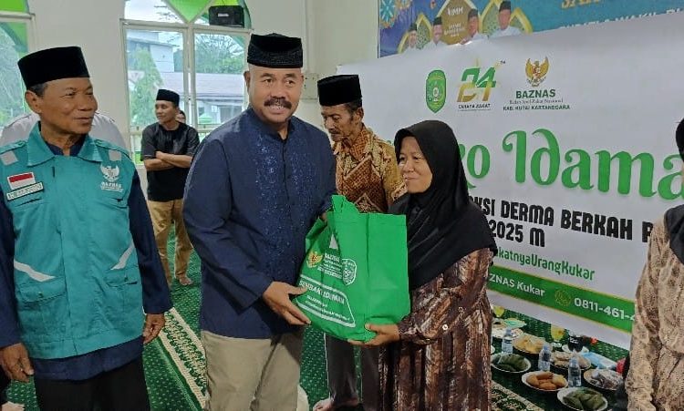 Berkah Ramadan, Bupati Kukar Serahkan Bantuan dan Perkuat Kebersamaan