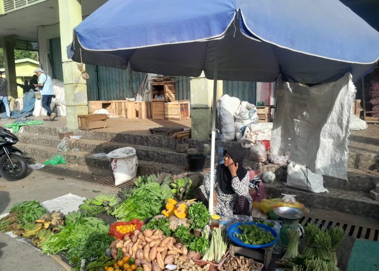 Pemkab Instruksikan ASN dan Karyawan BUMN Belanja Harian di Pasar Mangkurawang