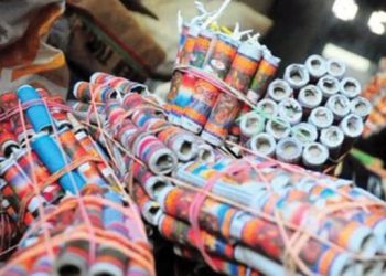 Petasan Picu Kebakaran, Lurah Melayu Bergerak Cepat Bersama Satpol PP