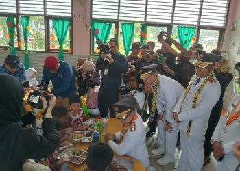 Tinjau Program MBG di Balikpapan ! Bima Arya Minta Harus Berdampak ke Ekonomi Lokal