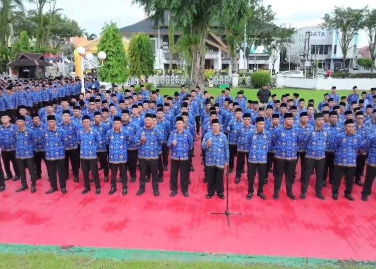 ASN dan P3K Dilantik, Wali Kota Serahkan SK dan Tali Asih