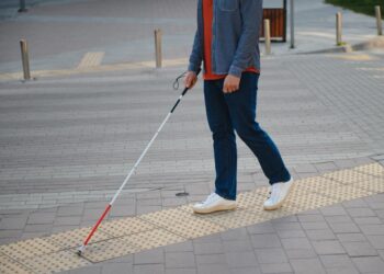 Bantu Mobilitas Penyandang Disabilitas, Dinsos Kukar Bagikan Alat Bantu Gratis