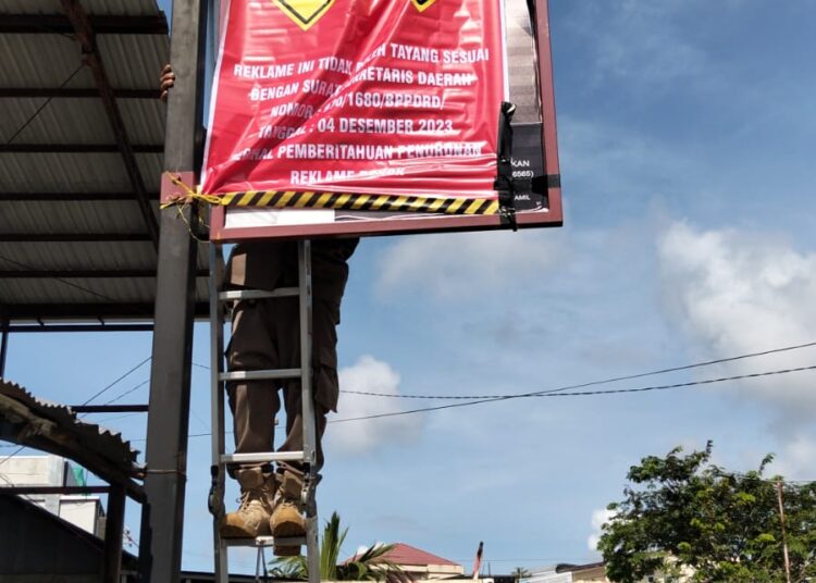 Tanpa Izin dan Pajak, 236 Reklame Rokok Ditertibkan Satpol PP Balikpapan