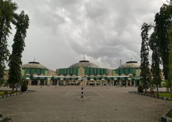 Camat Tenggarong Acungi Jempol Masjid SAMS, Punya Pos Kesehatan dan Kios Pengendali Inflasi