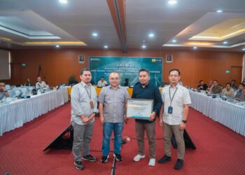 PLN UIP KLT Raih Penghargaan Pengelola Proyek Terbaik di Tiga Pulau