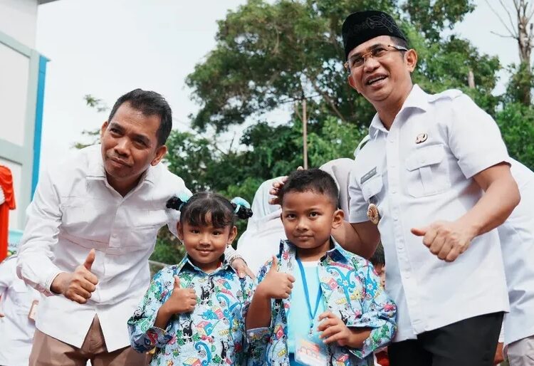 Pemkot Balikpapan Tegaskan Komitmen Pemerataan Pendidikan Lewat Bantuan Seragam dan SPP