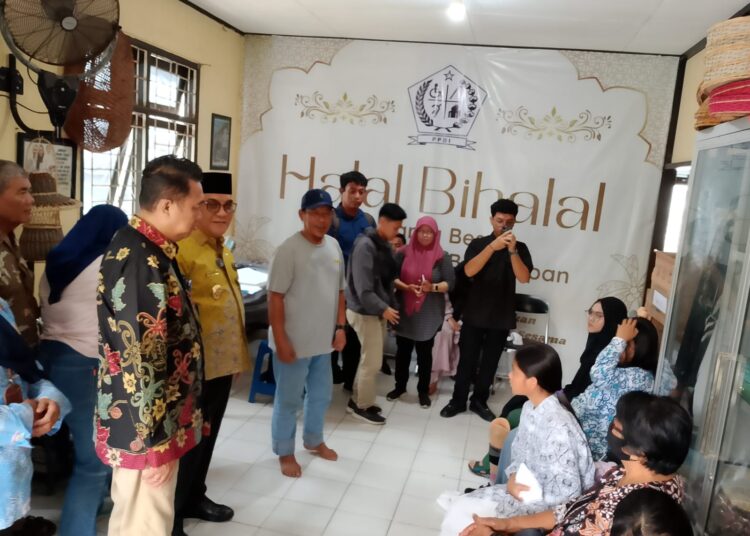 Langkah Inklusif: Balikpapan Serahkan 13 Kaki Palsu ke Warga Disabilitas