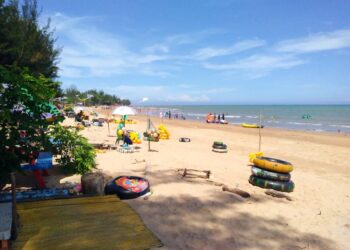 Pendapatan Disporapar Naik, Pantai Manggar Jadi Contoh Sukses Optimalisasi Wisata