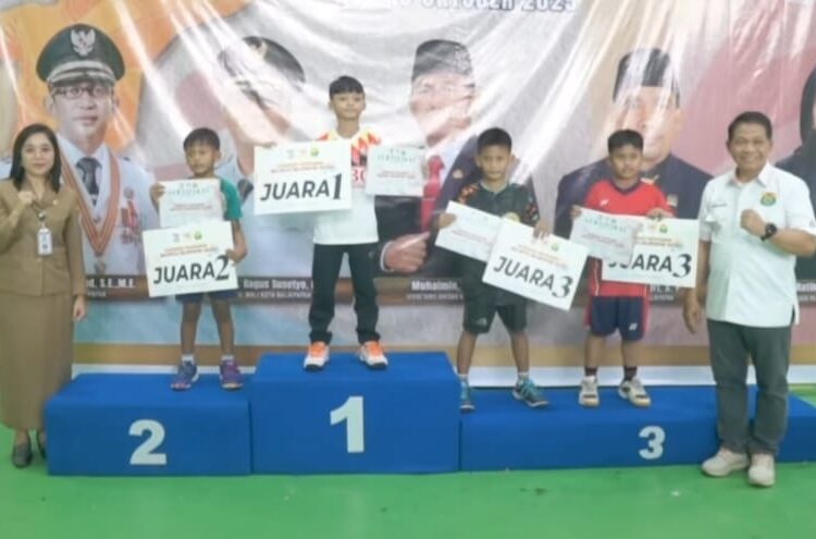 Disporapar Balikpapan Tutup Kejuaraan Bulutangkis Wali Kota Cup 2025