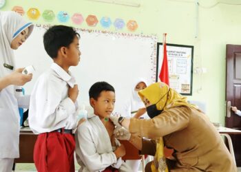 Imunisasi BIAS Putaran Kedua ! Puskesmas Gubah Perkuat Kekebalan Tubuh Anak di SDN 003 