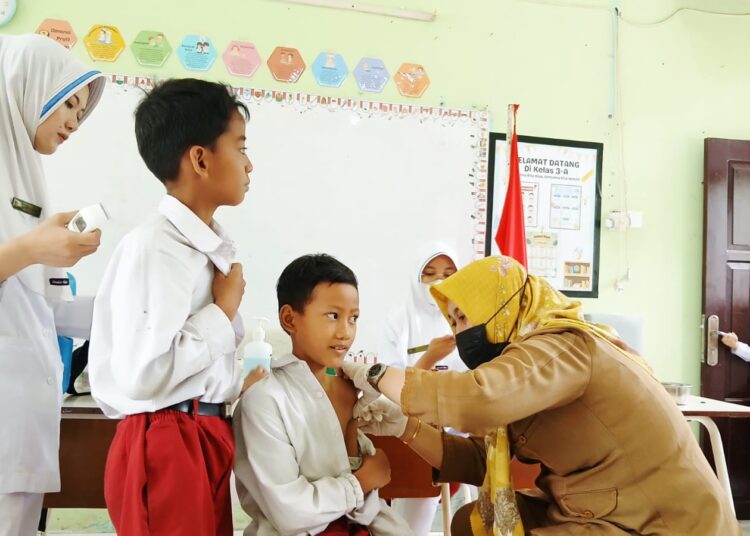 Imunisasi BIAS Putaran Kedua ! Puskesmas Gubah Perkuat Kekebalan Tubuh Anak di SDN 003