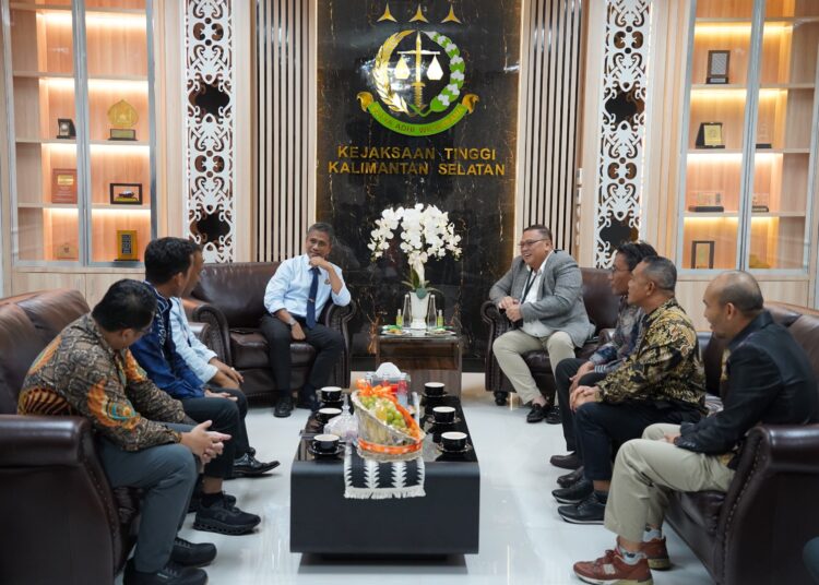 Mengawal Pembangunan Kelistrikan: PLN Sambut Kajati Kalsel Baru, Siap Lanjutkan Sinergi Solid