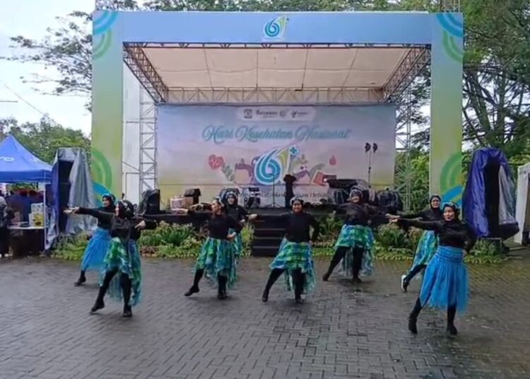 Puncak HKN ke-61 ! Gunung Bahagia Bawa Pulang Juara 2 Line Dance se-Balikpapan