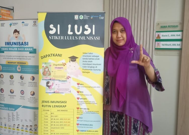 Lewat “Si Lusi” Cara Unik Puskesmas Gunung Bahagia Tingkatkan Semangat Orangtua Imunisasi Anak-anak 