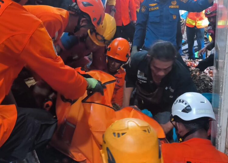 Dua Lagi ! Jasad Perempuan Ditemukan Tertimbun Muatan di KM Dharma Kartika IX