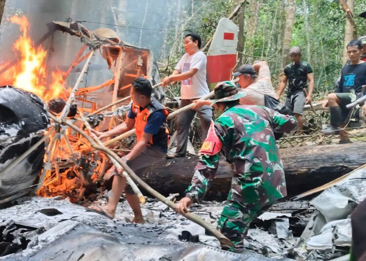 Pesawat PK-PAA Jatuh ! Pilot Tewas, TNI Amankan Lokasi Crash di Krayan