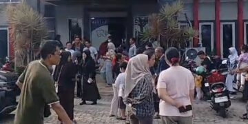 Uang Dibayar Lunas, Rumah Tak Jelas ! Puluhan Konsumen Geruduk Balikpapan Regency