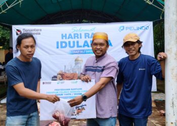 Ratusan Warga dan Pensiunan Terima Daging Kurban dari Pelindo Group Balikpapan