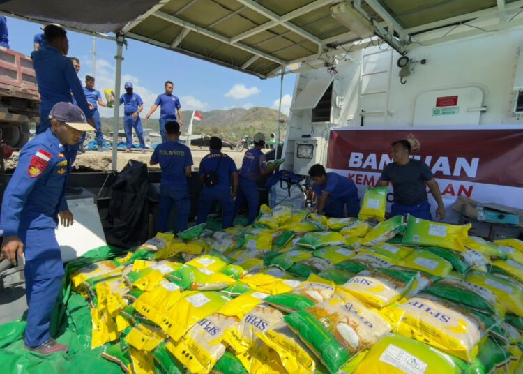 Polri Gerak Cepat Kirim Ribuan Paket Bantuan untuk Korban Gempa Flores